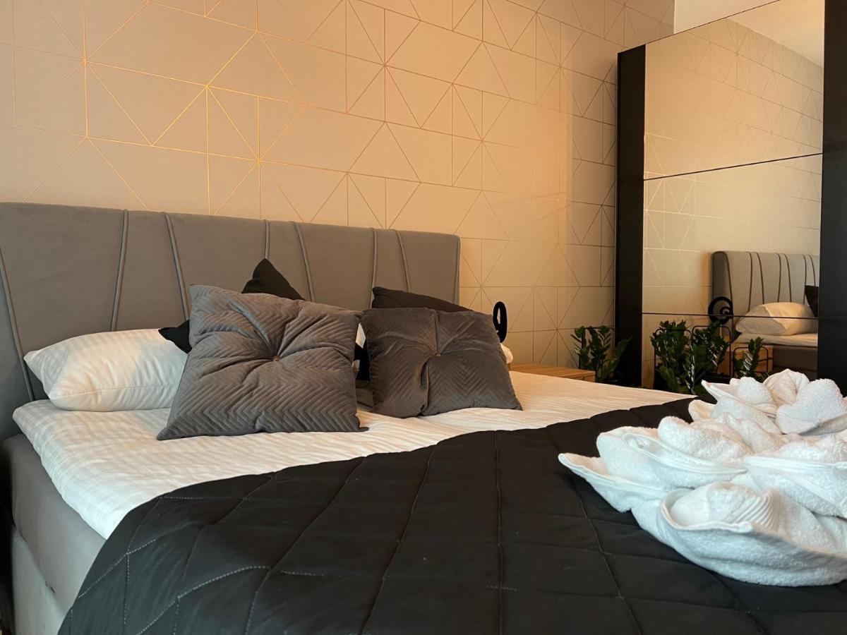 Family & Business Elegant Apartments, Kadzielnia, Wdk, Stadion Korona -1 Bedroom, Terrace, Garage, New! キェルツェ エクステリア 写真